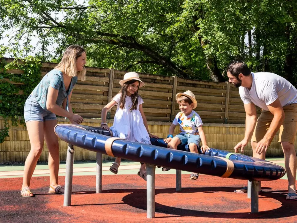 Camping Romanée Les Grottes de Roffy4 étoiles★★★★