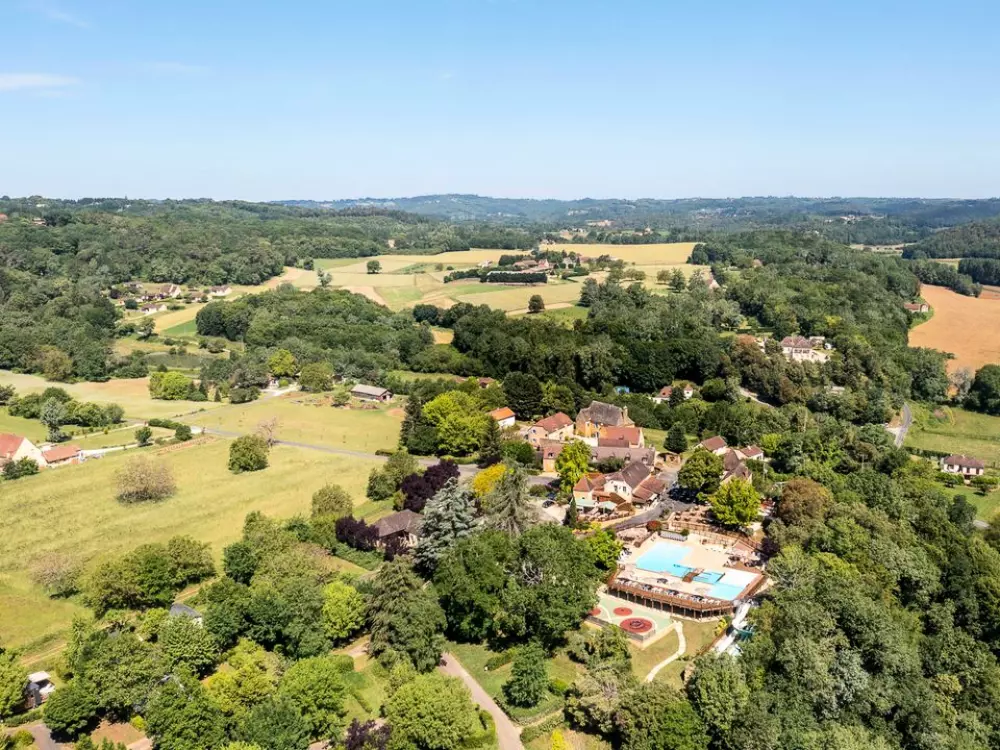 Camping Romanée Les Grottes de Roffy4 étoiles★★★★