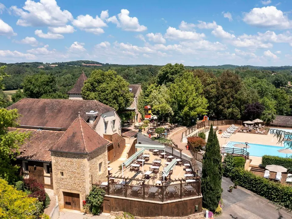 Camping Romanée Les Grottes de Roffy4 étoiles★★★★