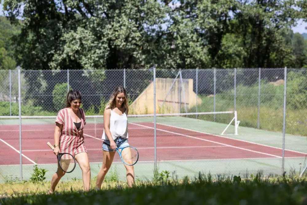 Camping Romanée Les Grottes de Roffy4 étoiles★★★★