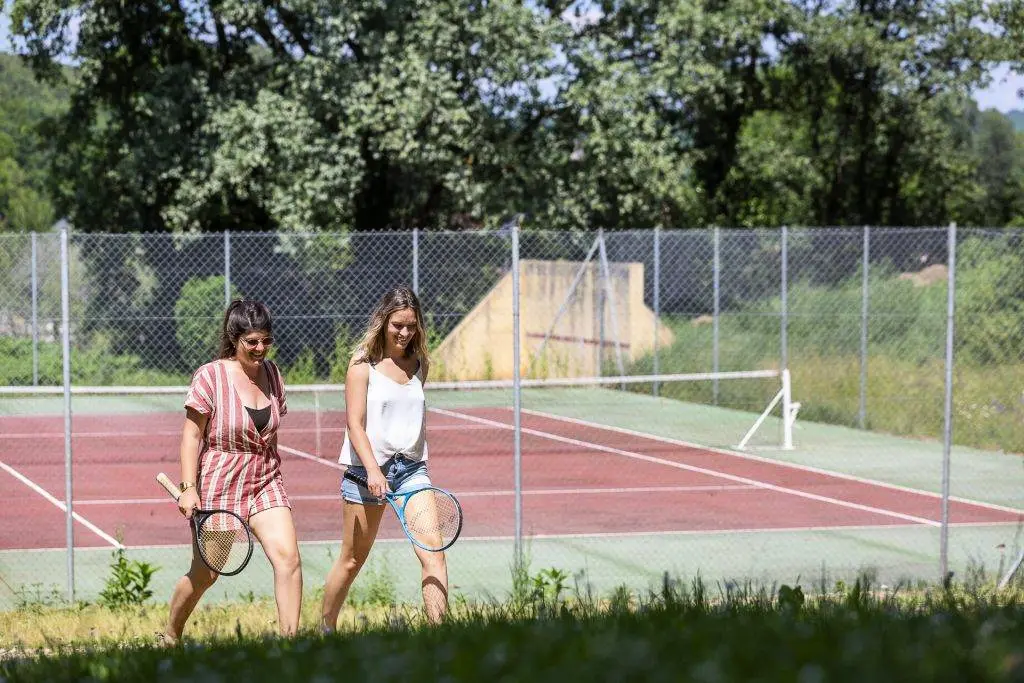 Camping Romanée Les Grottes de Roffy4 étoiles★★★★