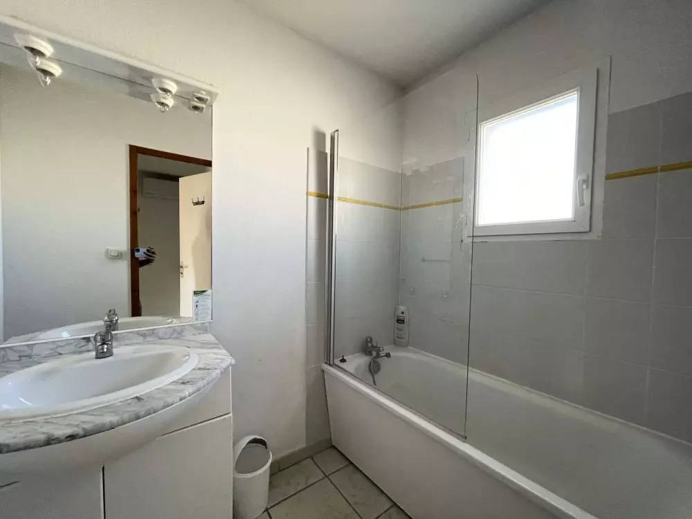 Maison de Vacances Salavas 13