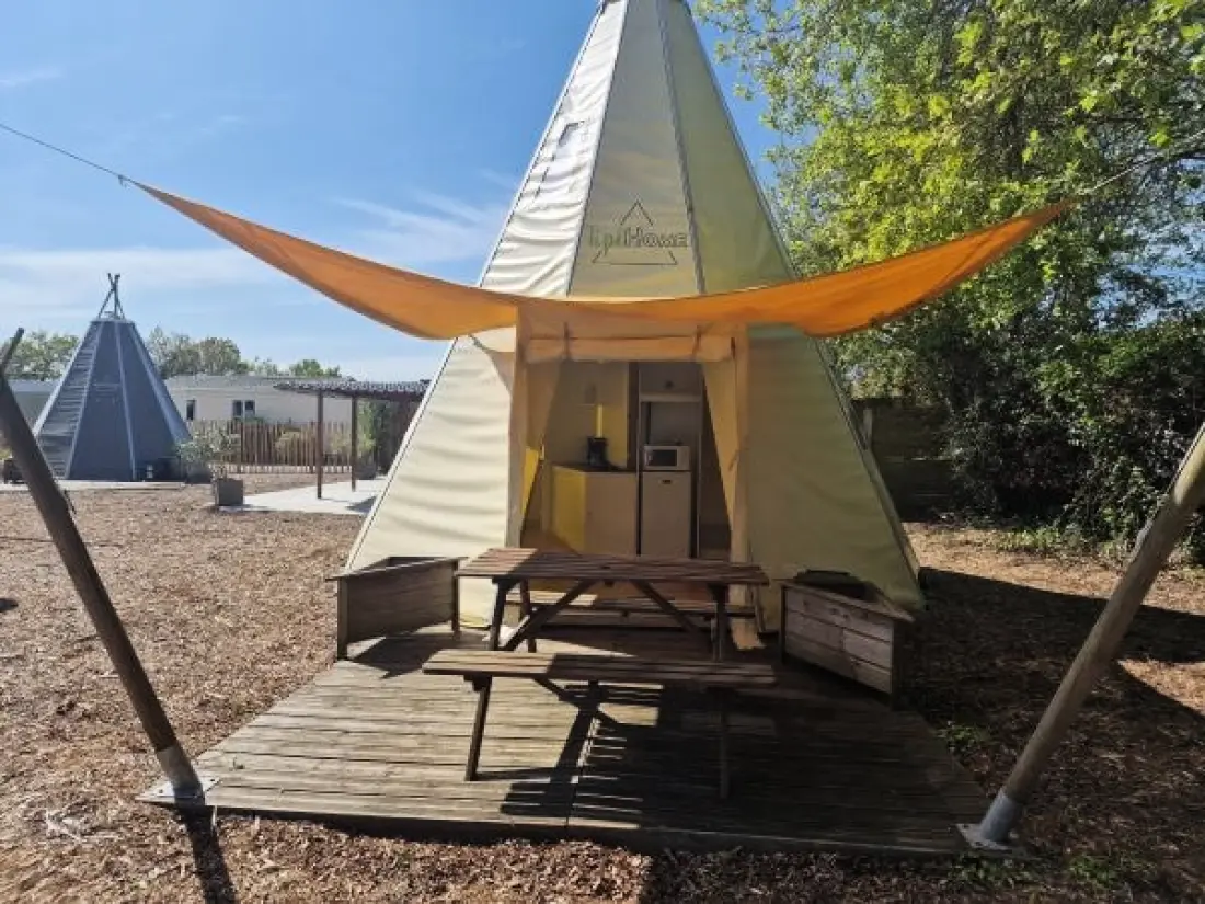 Camping Les P'tites Maisons dans la Prairie 3 étoiles★★★
