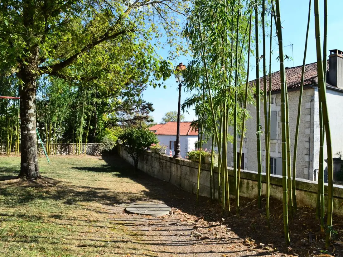 Maison de Vacances Salles-Lavalette 4