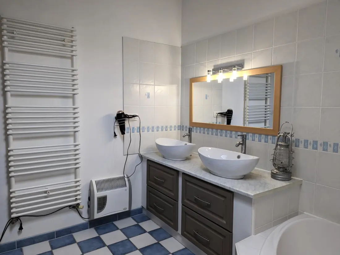 Maison de Vacances Salles-Lavalette 5