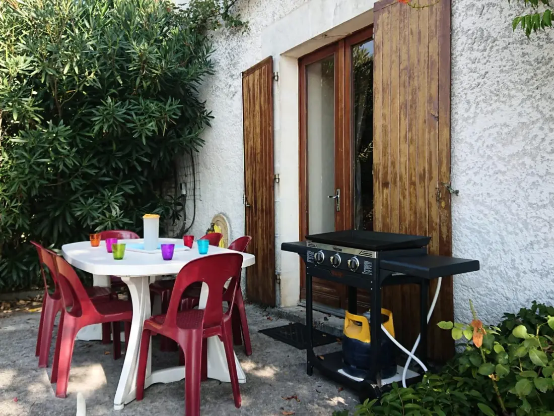 Maison de Vacances Salles-Lavalette 6