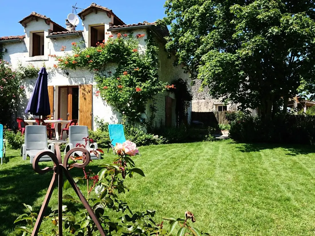 Maison de Vacances Salles-Lavalette 6