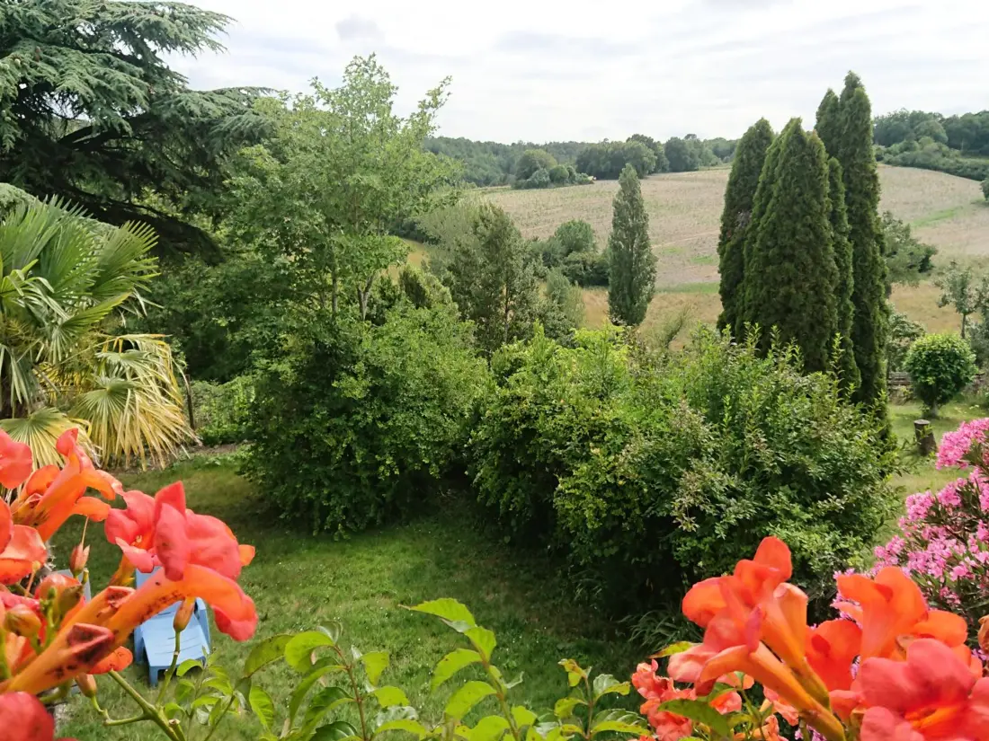 Maison de Vacances Salles-Lavalette 6
