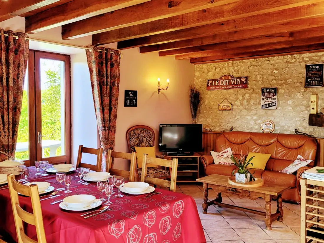 Maison de Vacances Salles-Lavalette 6