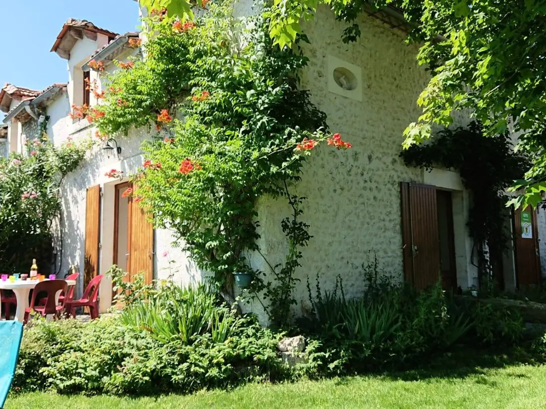Maison de Vacances Salles-Lavalette 6