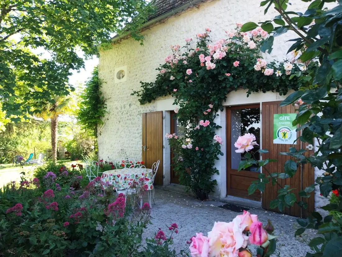 Maison de Vacances Salles-Lavalette 6