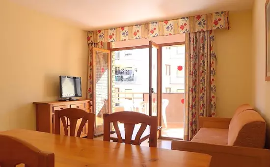 Azahar Apartamentos**