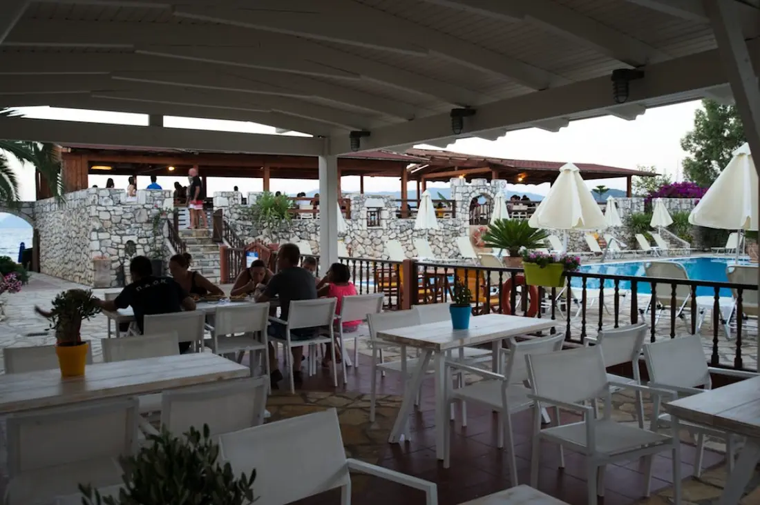 Camping Karavomilos Beach
