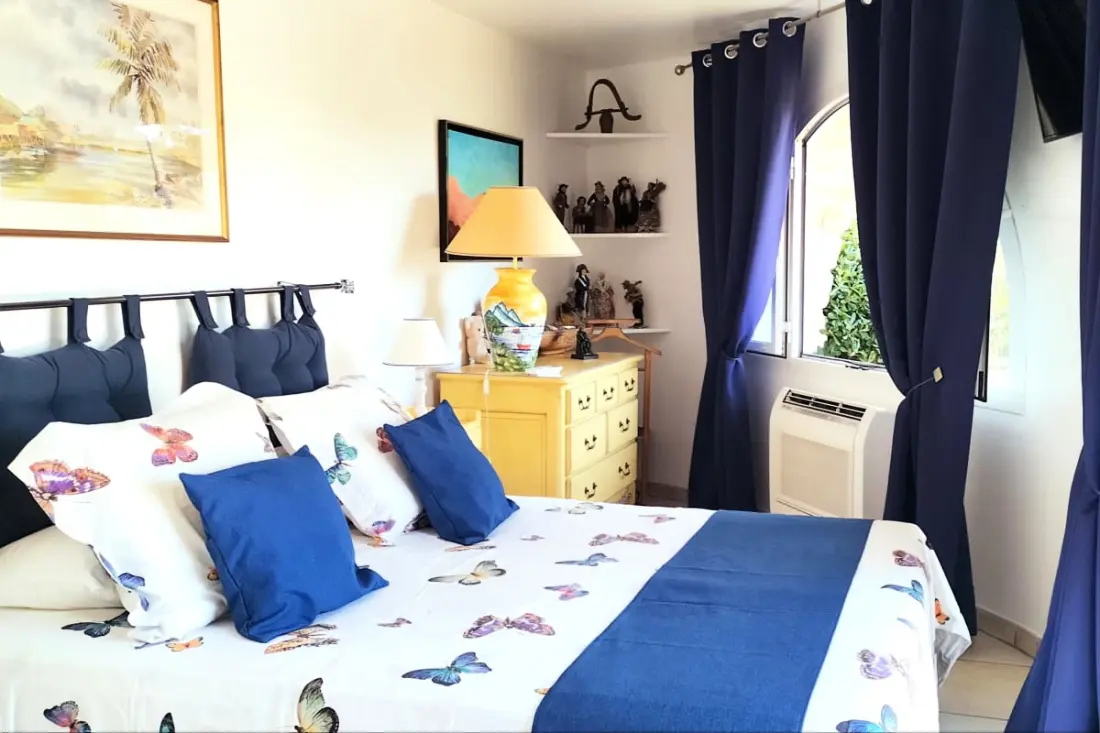 Accès Privé Mer Et Jardin à Sanary-sur-mer