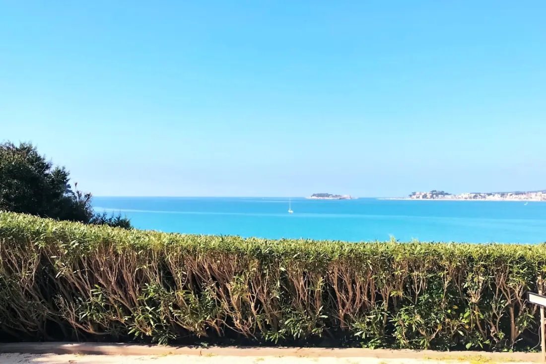 Accès Privé Mer Et Jardin à Sanary-sur-mer
