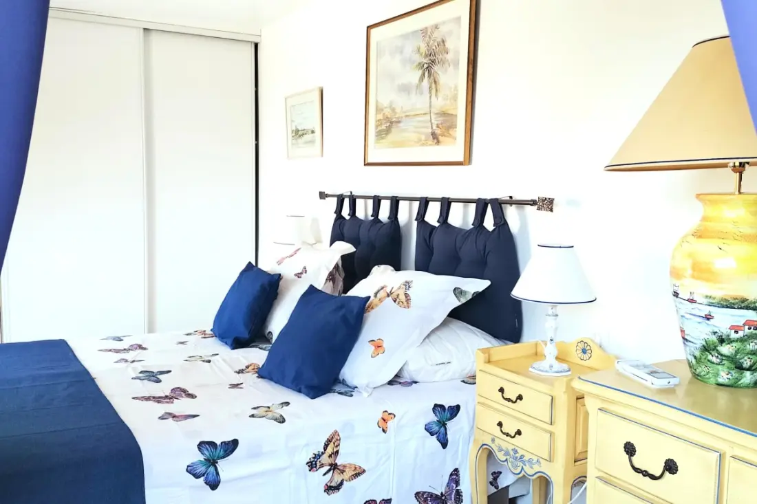Accès Privé Mer Et Jardin à Sanary-sur-mer