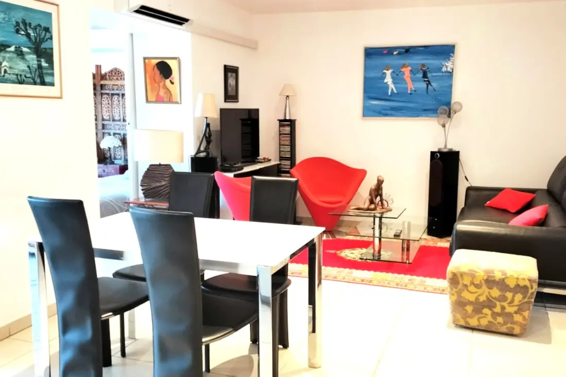 Accès Privé Mer Et Jardin à Sanary-sur-mer