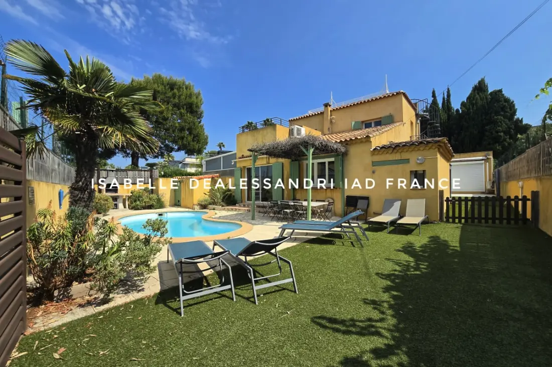 Piscine Privé Maison  à 50 Mètre De La Plage