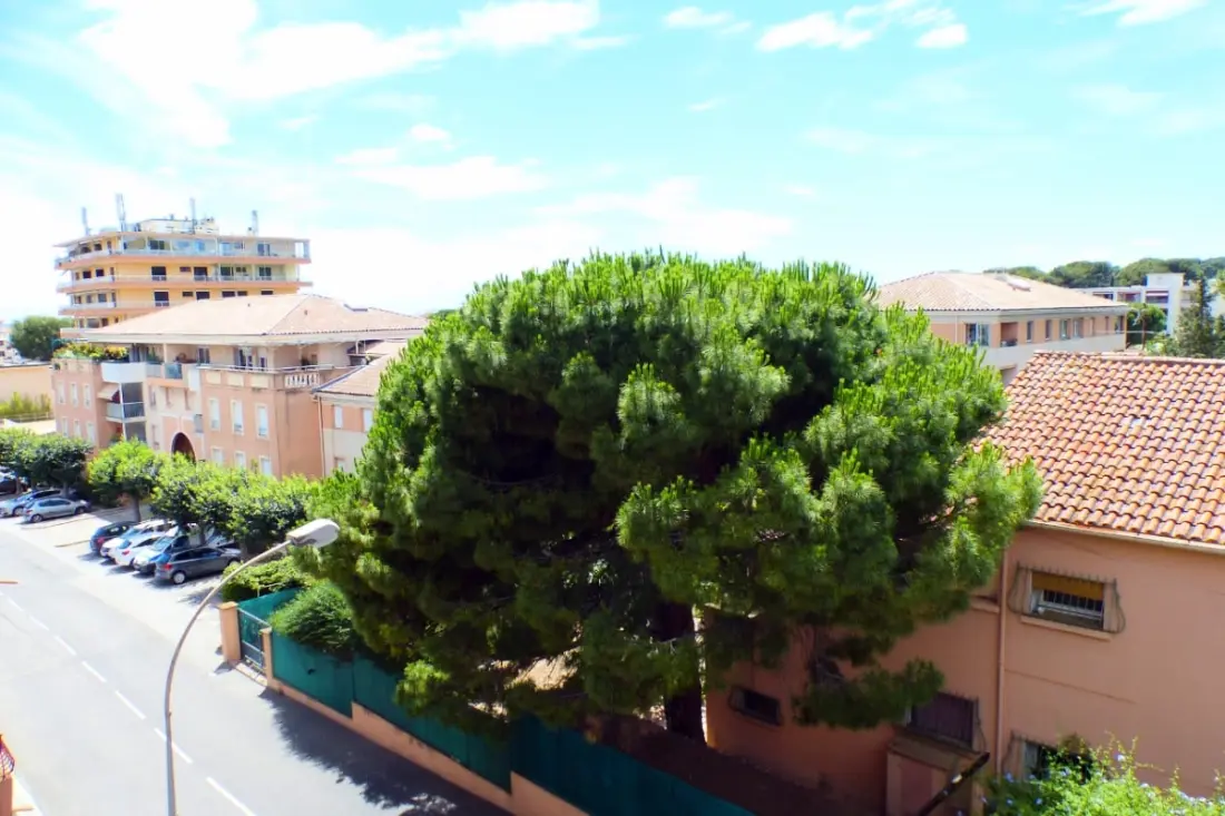 Appartement Spacieux Climatisé Proche Centre