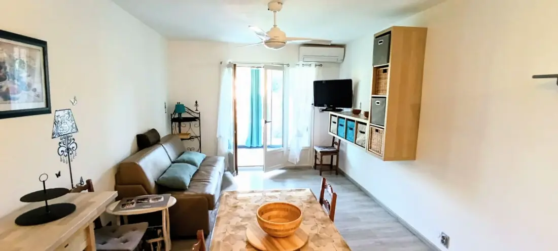 Studio Bien équipé Avec Terrasse à Sanary-sur-mer