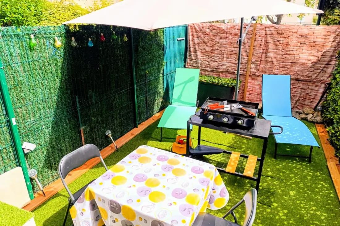 Studio Bien équipé Avec Terrasse à Sanary-sur-mer
