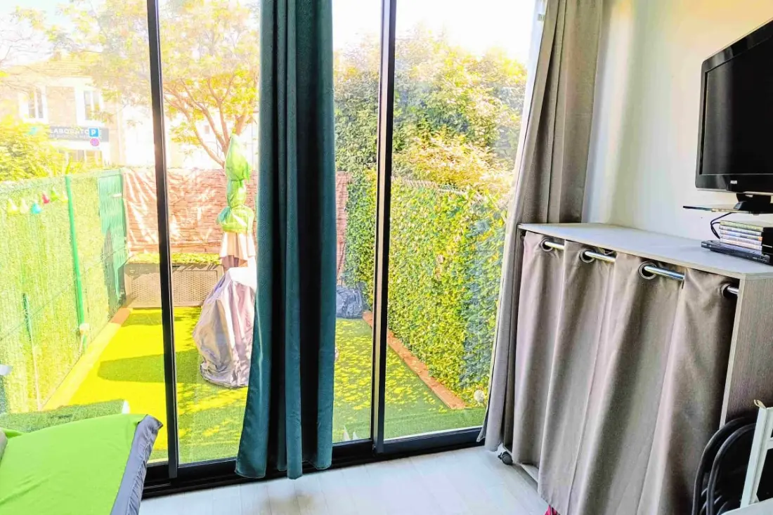 Studio Bien équipé Avec Terrasse à Sanary-sur-mer
