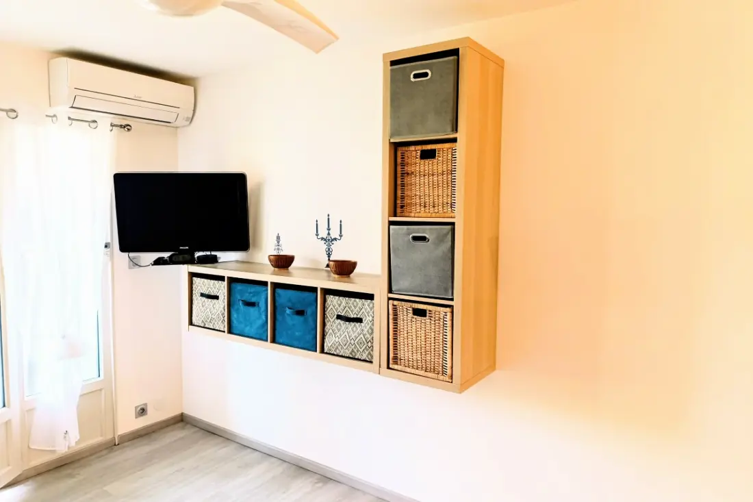 Studio Bien équipé Avec Terrasse à Sanary-sur-mer