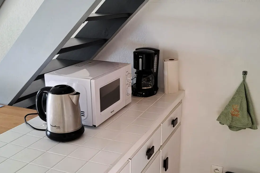 Studio Climatisé De 40 M² Avec Balcon Et Parking