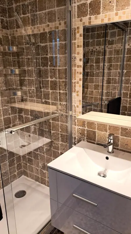 Studio Climatisé De 40 M² Avec Balcon Et Parking