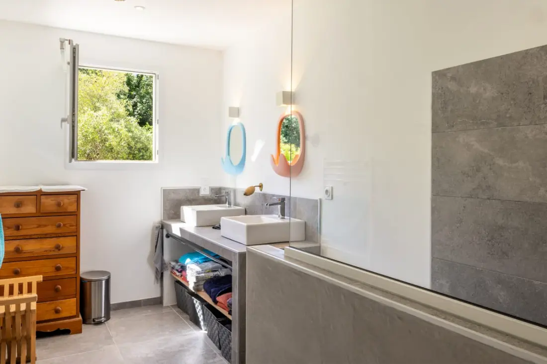 Villa Santa Mara Poggio, Villa Contemporaine Dans Un écrin De Verdure