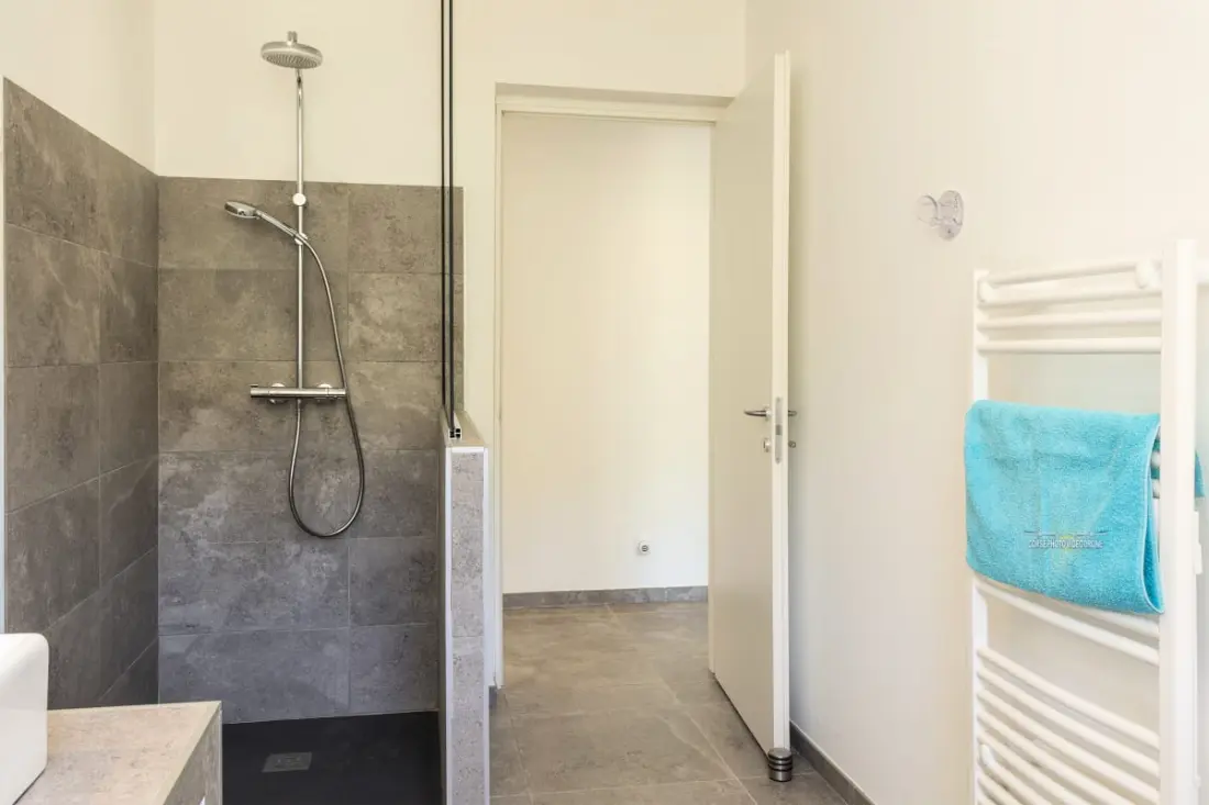 Villa Santa Mara Poggio, Villa Contemporaine Dans Un écrin De Verdure