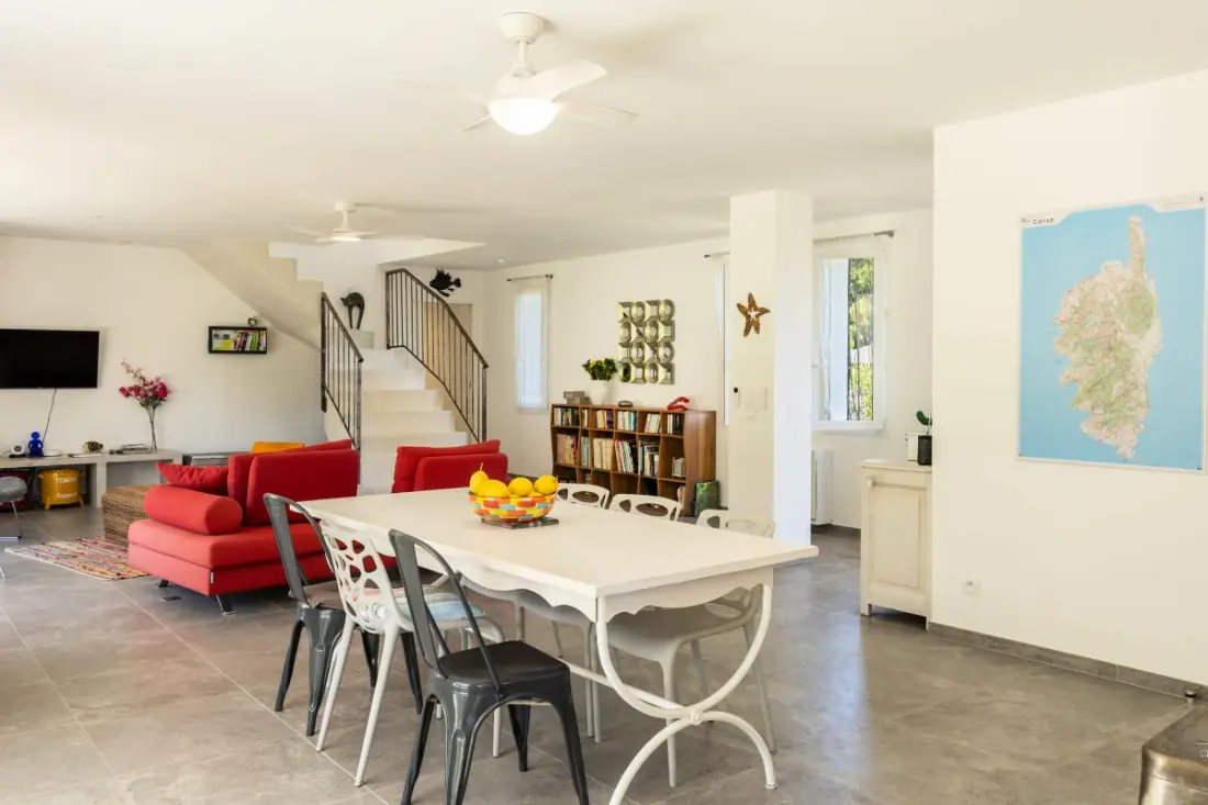 Villa Santa Mara Poggio, Villa Contemporaine Dans Un écrin De Verdure
