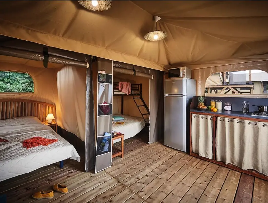 Camping Ushuaïa Villages Provence-Ventoux2 étoiles★★