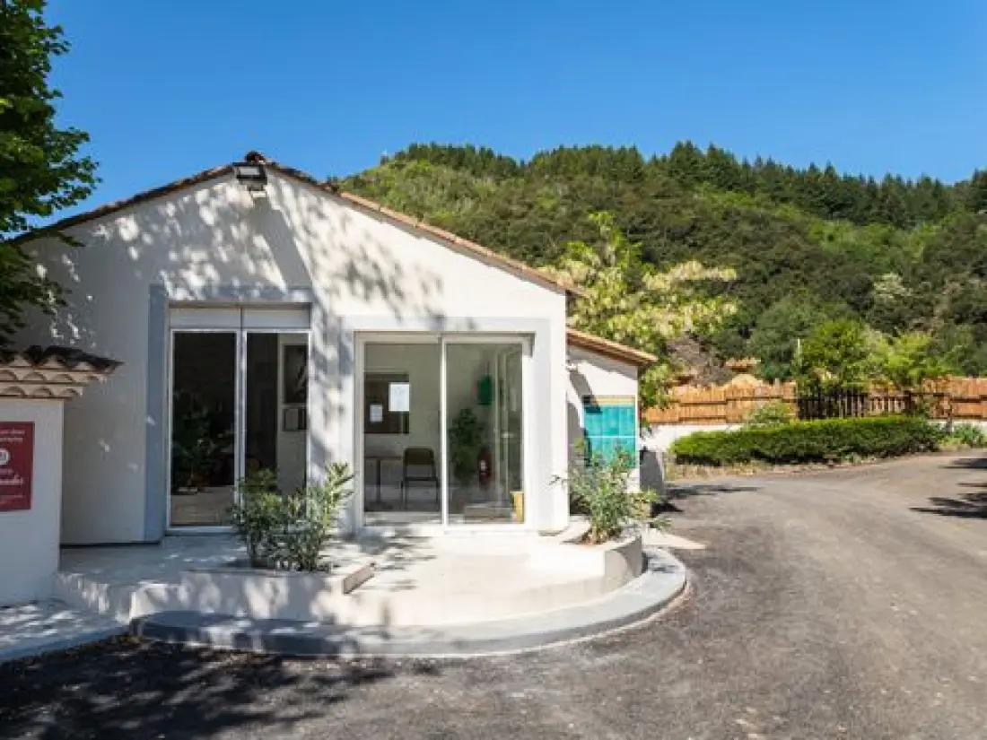 Camping Du Château De L'Hom  4 étoiles★★★★