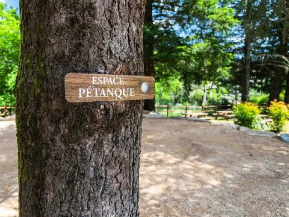 Camping Du Château De L'Hom  4 étoiles★★★★