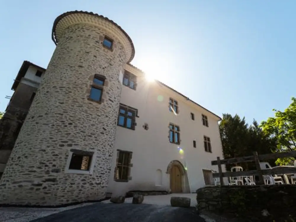 Camping Du Château De L'Hom  4 étoiles★★★★