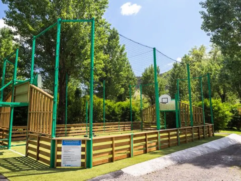 Camping Du Château De L'Hom  4 étoiles★★★★