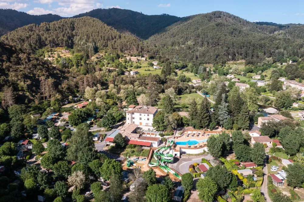 Camping maeva Escapades du Château de l'Hom 4 étoiles★★★★