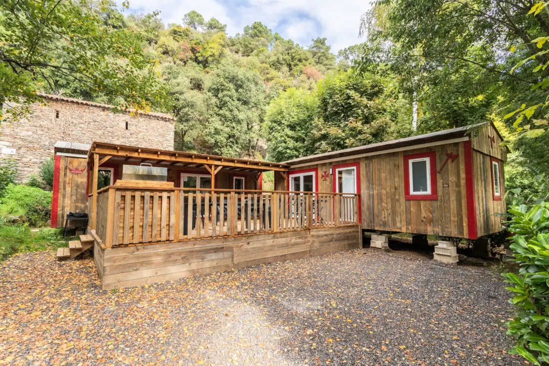 Camping maeva Escapades du Château de l'Hom 4 étoiles★★★★
