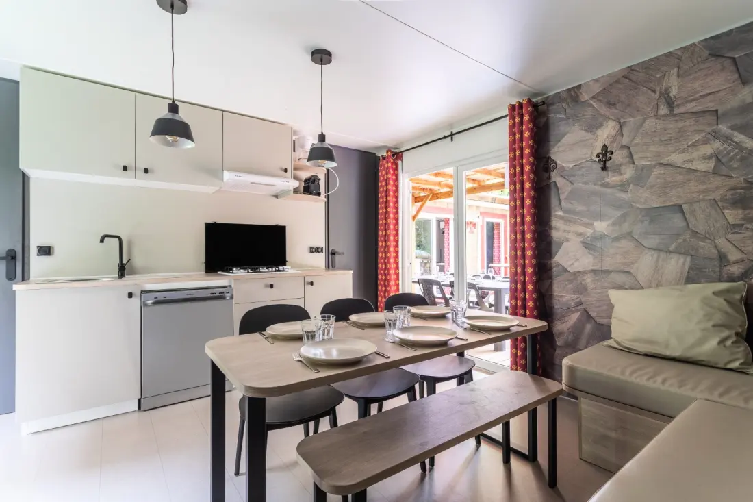 Camping maeva Escapades du Château de l'Hom 4 étoiles★★★★