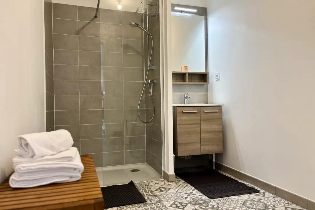 Studio Avec Terrasse Au 6ème étage – Schiltigheim