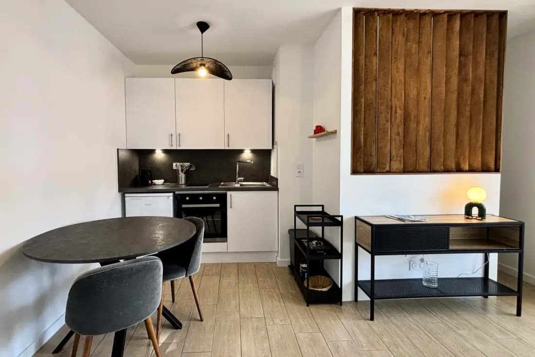 Studio Avec Terrasse Au 6ème étage – Schiltigheim