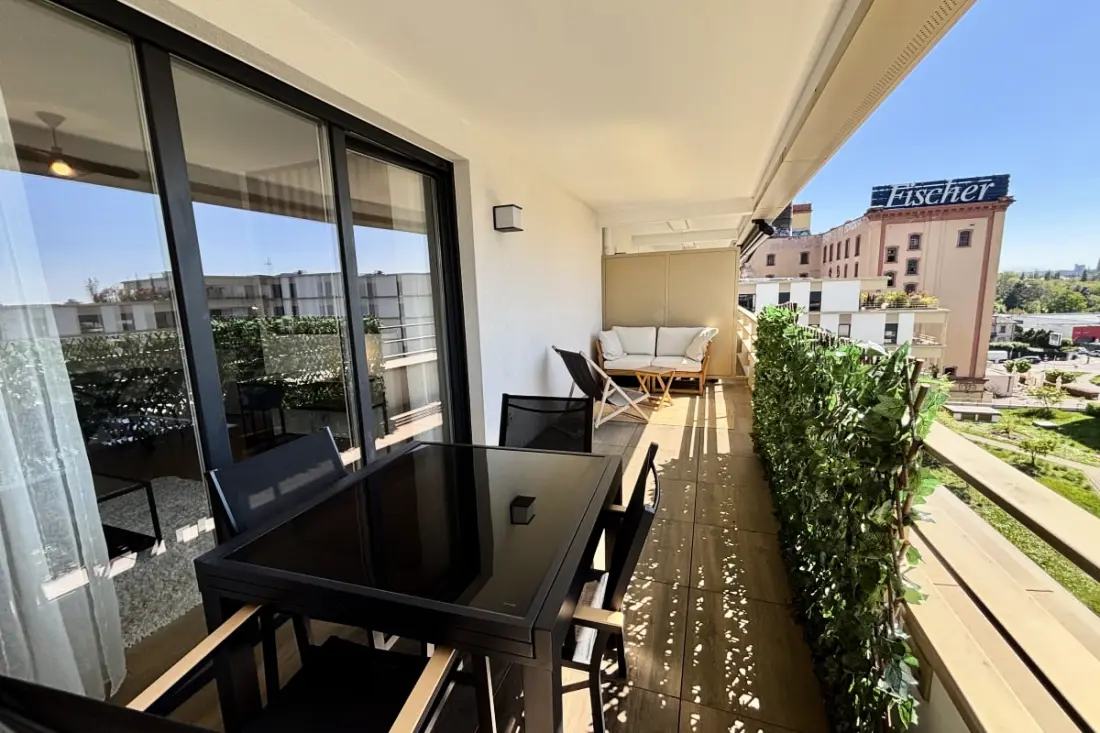 Studio Avec Terrasse Au 6ème étage – Schiltigheim