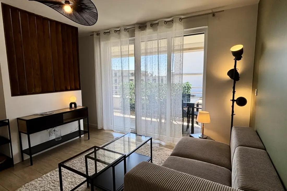 Studio Avec Terrasse Au 6ème étage – Schiltigheim