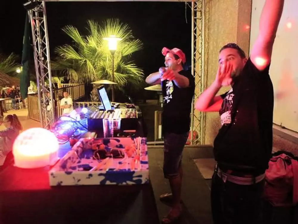 Camping Bleu Marine   4 étoiles★★★★