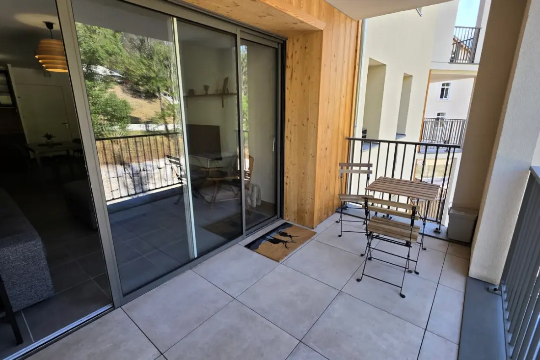 Appart Moderne Avec Balcon Et Garage à Briançon