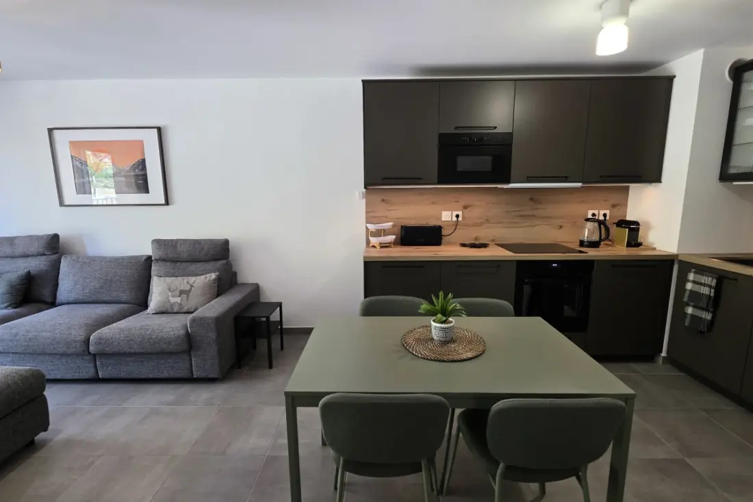 Appart Moderne Avec Balcon Et Garage à Briançon