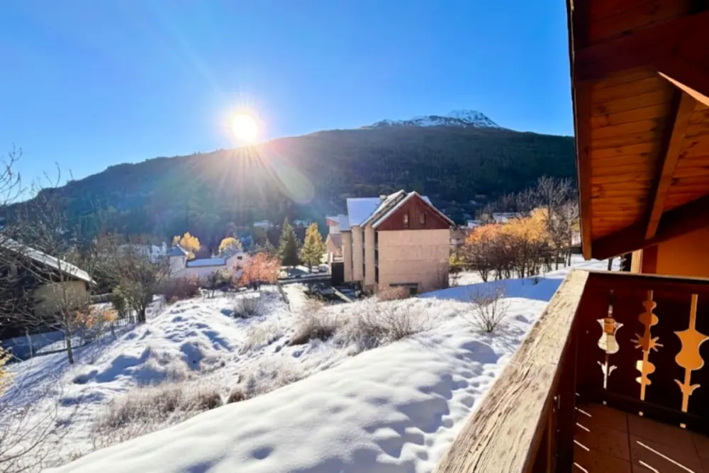 Chalet Charmant Et Lumineux à Briançon