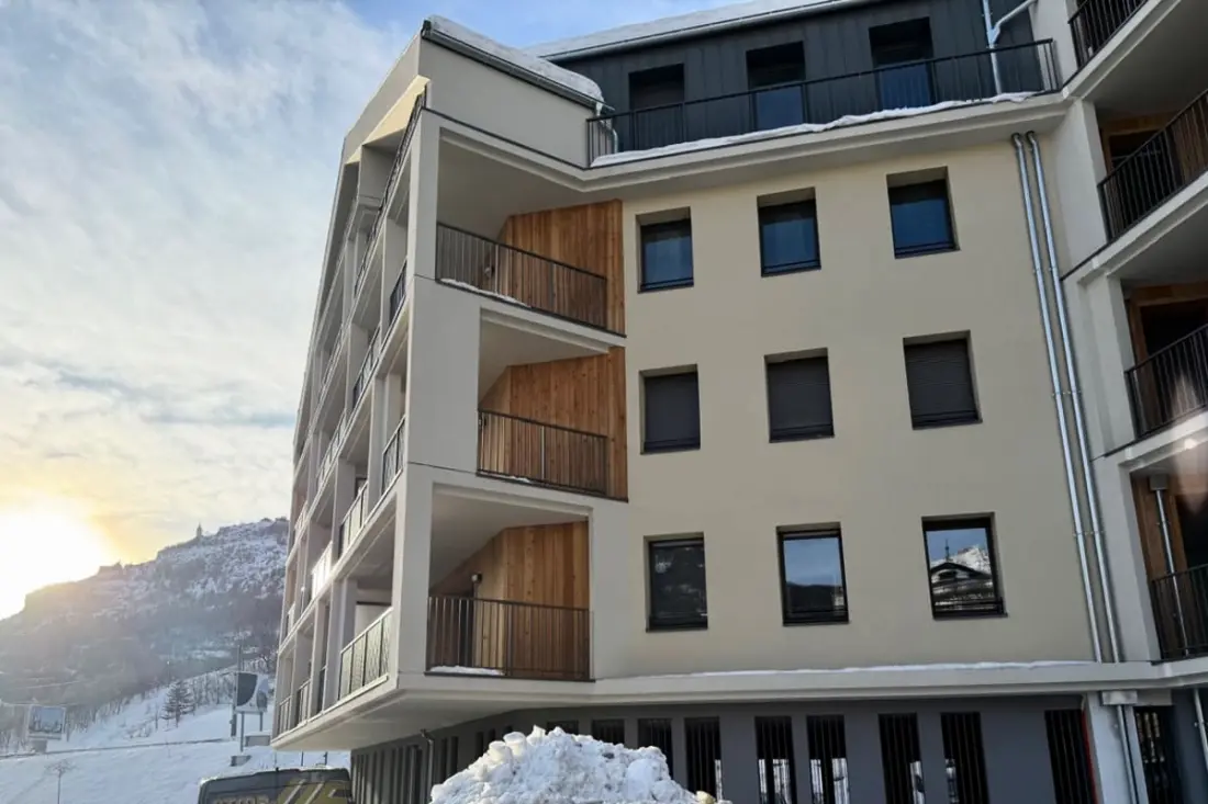 Appartement Neuf Avec Vue Sur Les Montagnes