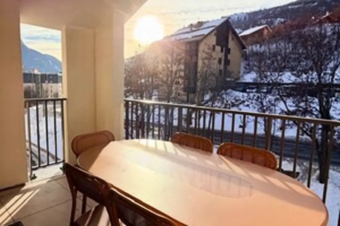 Appartement Neuf Avec Vue Sur Les Montagnes